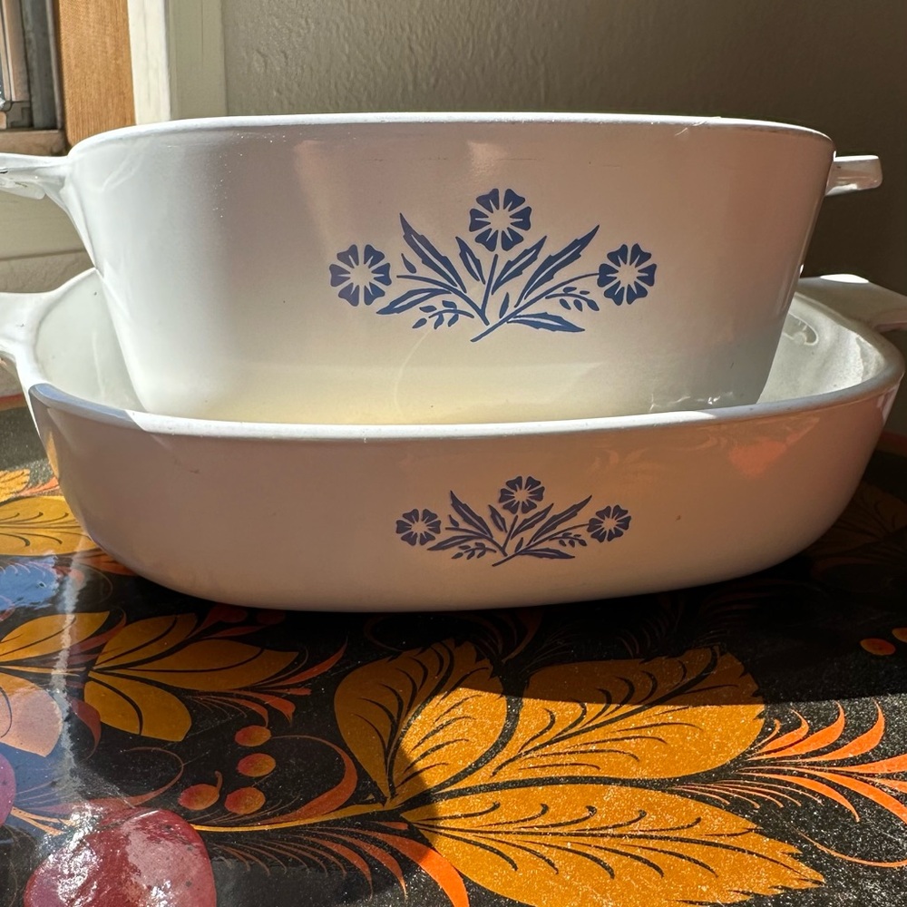 Set of 4 Vintage Corning Ware Blue Cornflower- 2 Petite Pans, 8in, 1 1/2QT